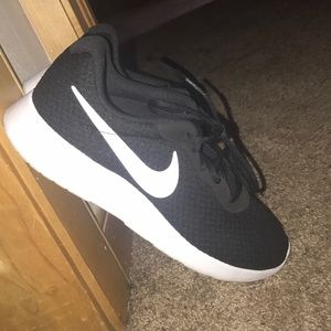 NIKE TANJUN